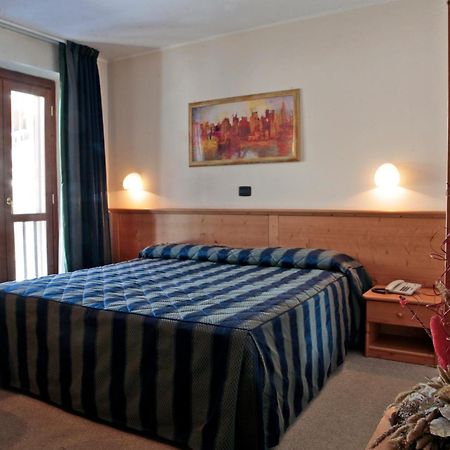 Hotel Alpechiara Pré-Saint-Didier Exteriör bild