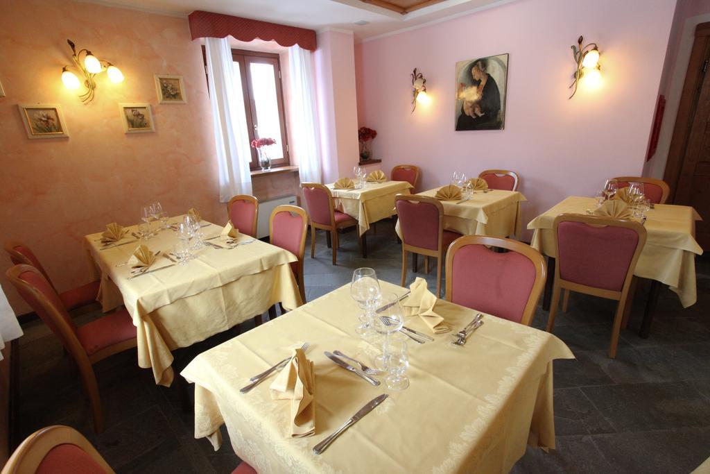Hotel Alpechiara Pré-Saint-Didier Exteriör bild