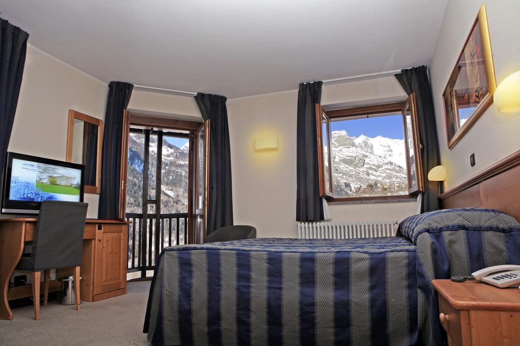 Hotel Alpechiara Pré-Saint-Didier Rum bild